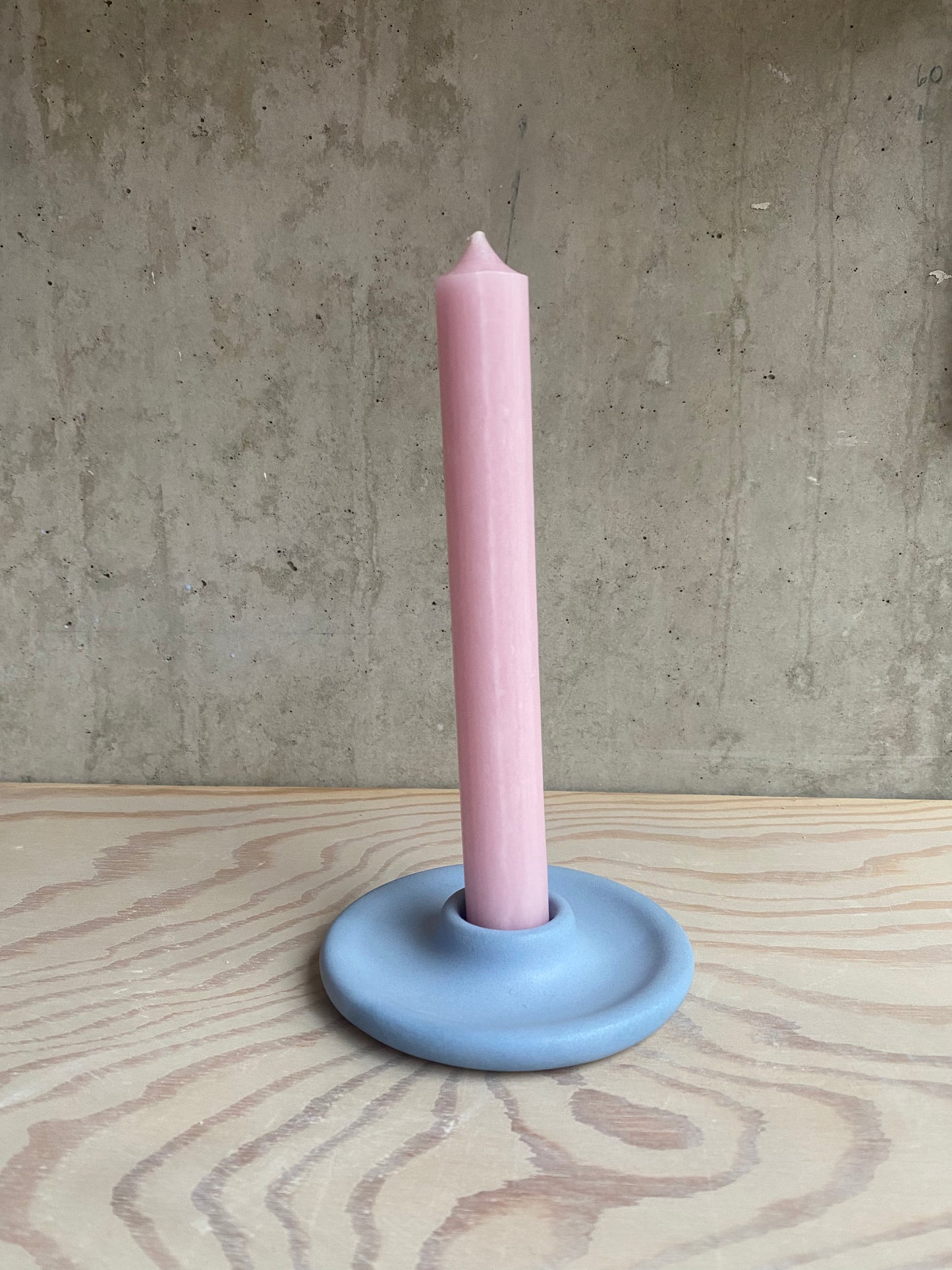 Kerzenhalter Pip in satin sky +kerze rose oder schwarz