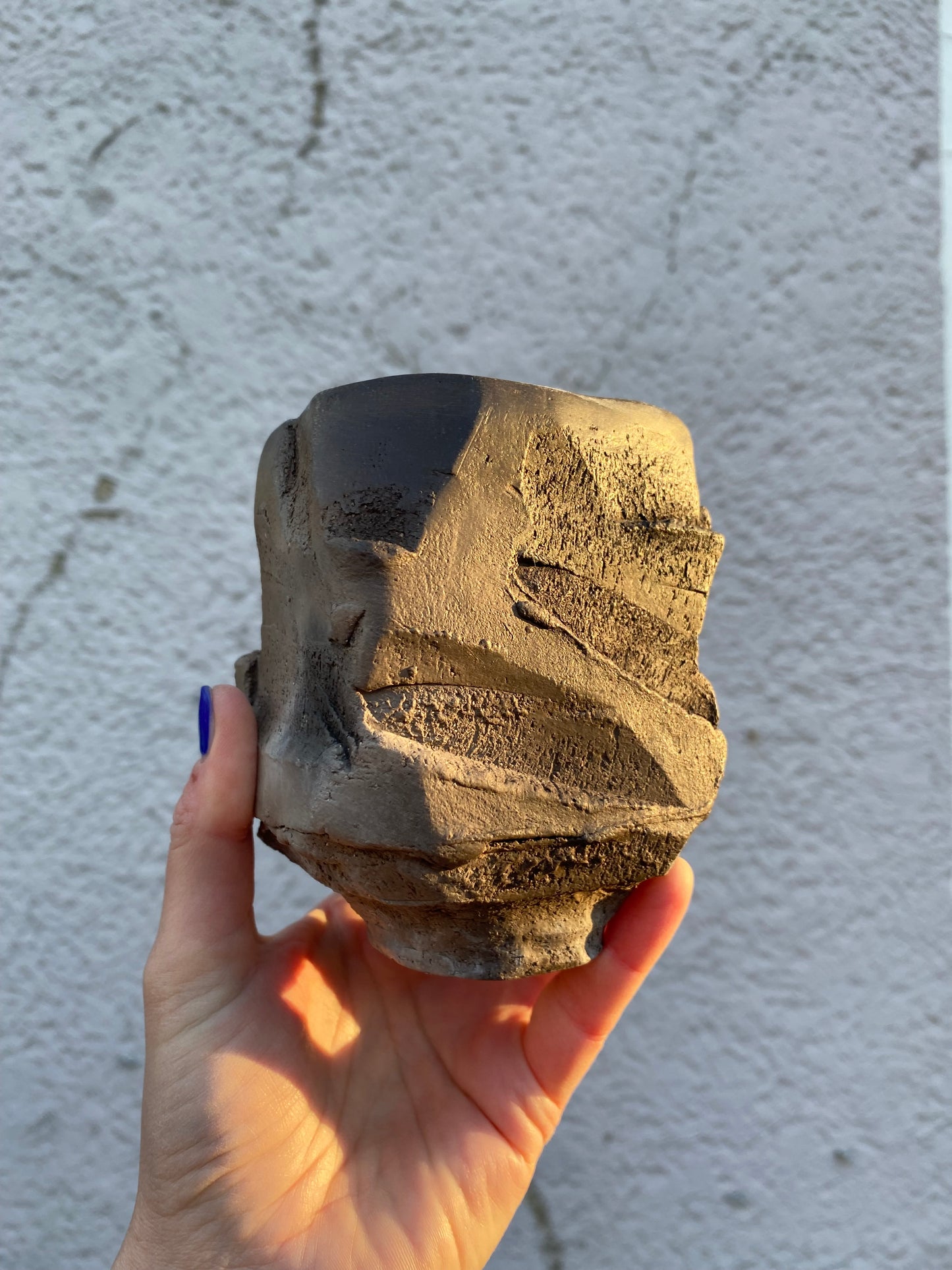Handgefertigte Kurinuki Teebecher aus dem Grubenbrand (Pit firing)