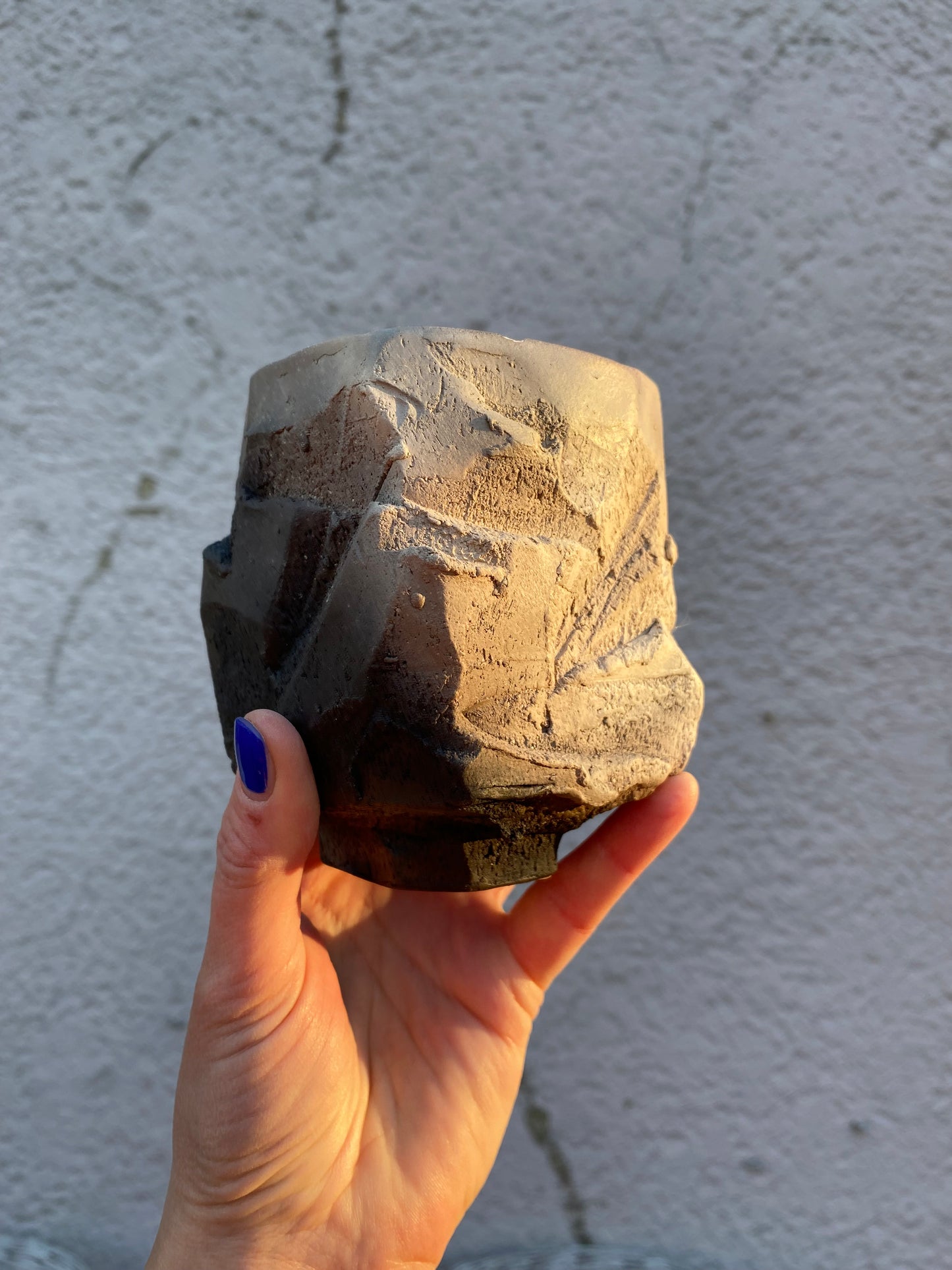 Handgefertigte Kurinuki Teebecher aus dem Grubenbrand (Pit firing)