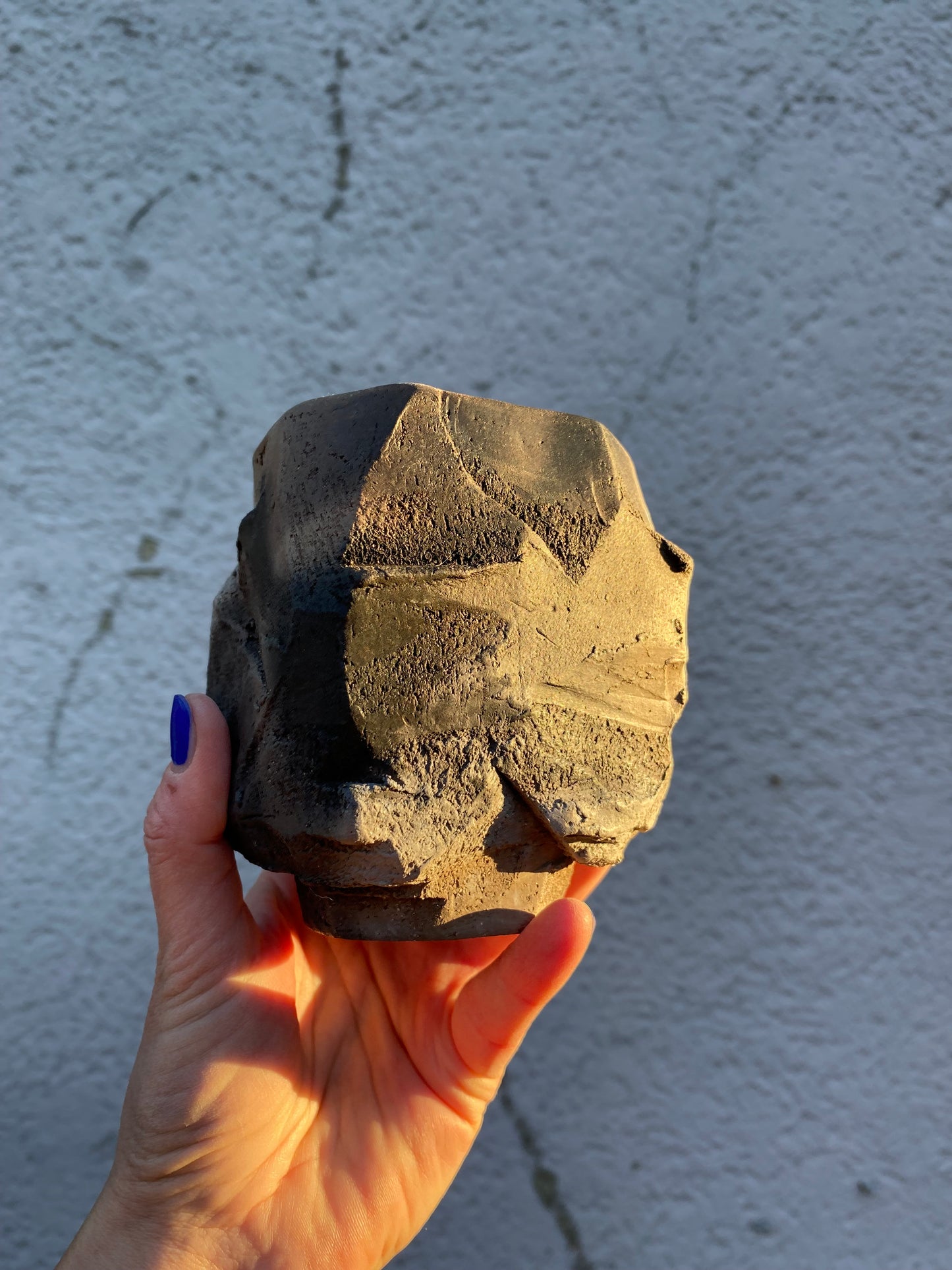 Handgefertigte Kurinuki Teebecher aus dem Grubenbrand (Pit firing)