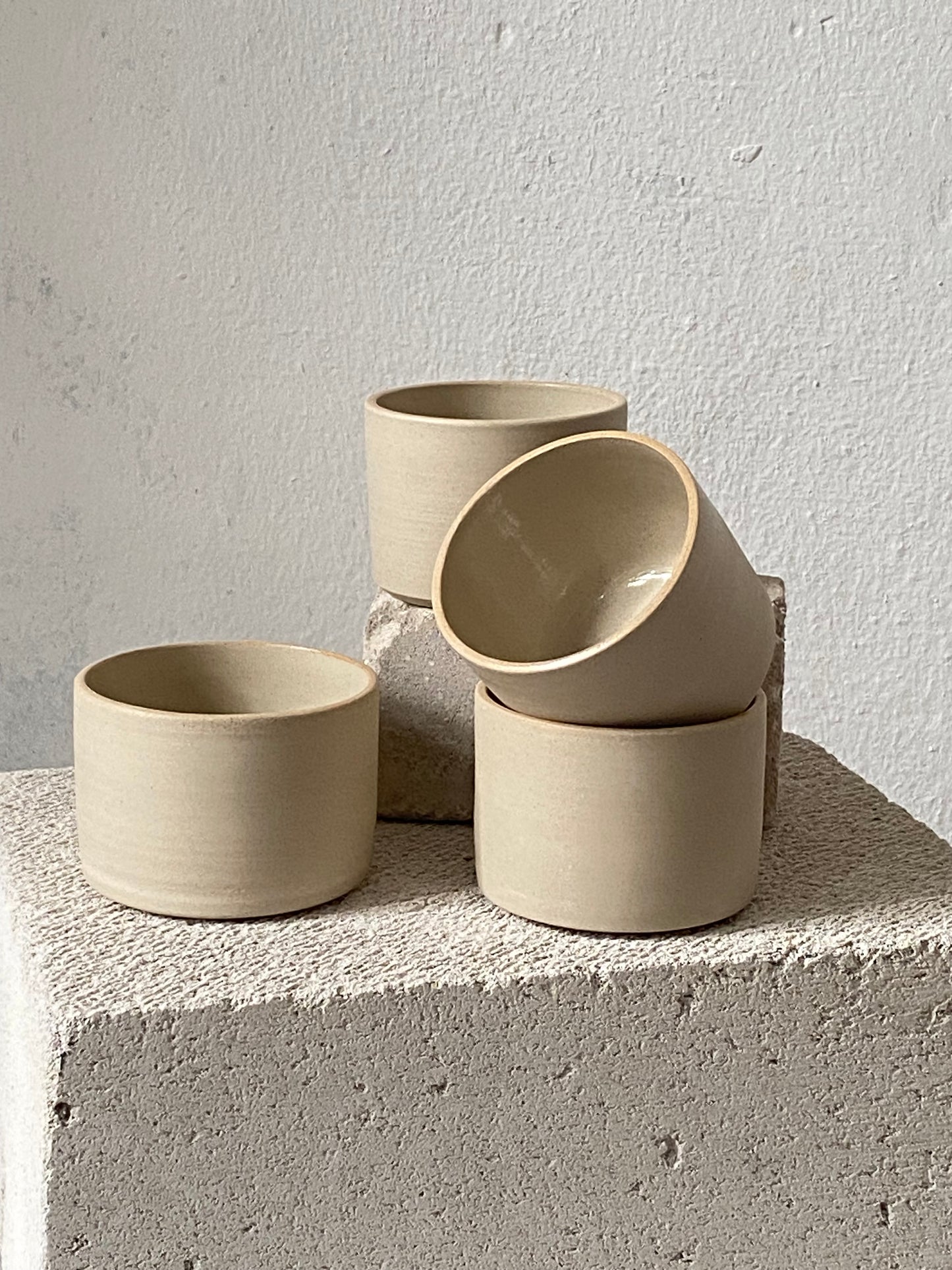 Keramik Becher "Inu" in ‚cystal clear‘