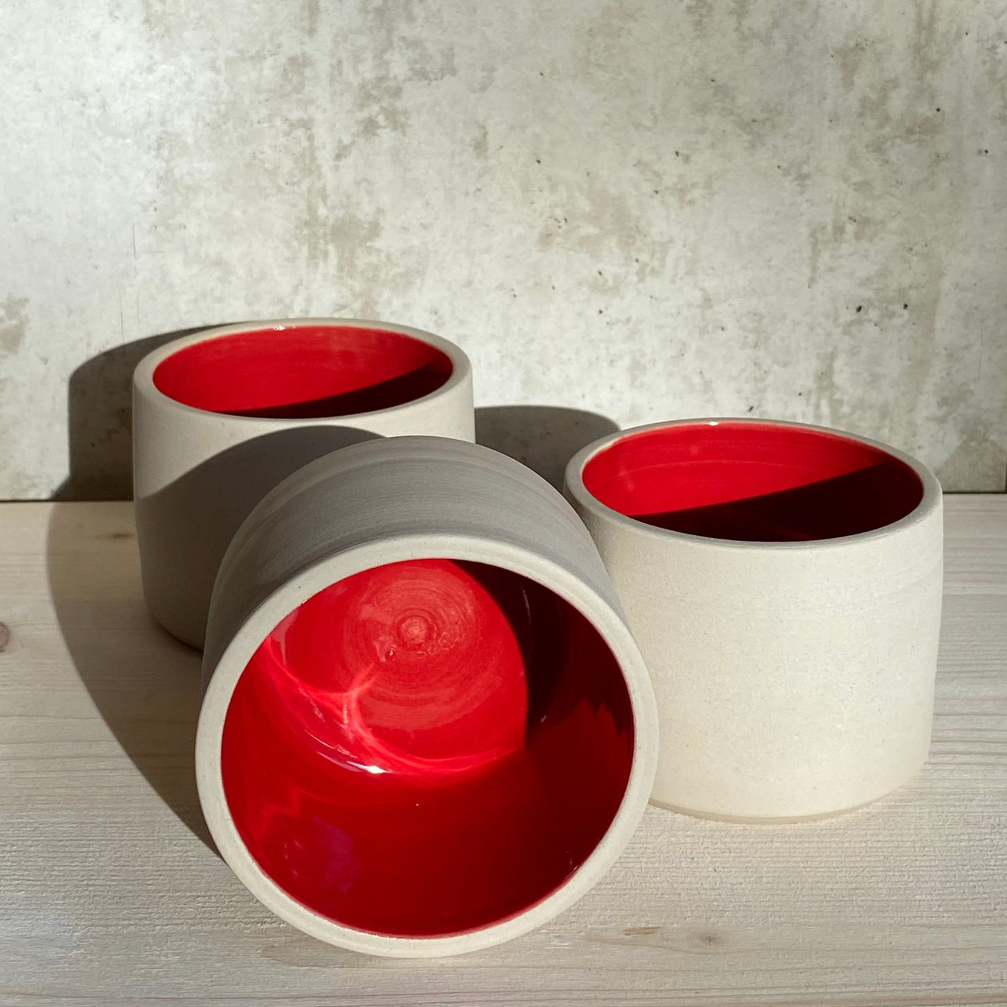 Keramik Becher "Inu" in ‚cosy red‘