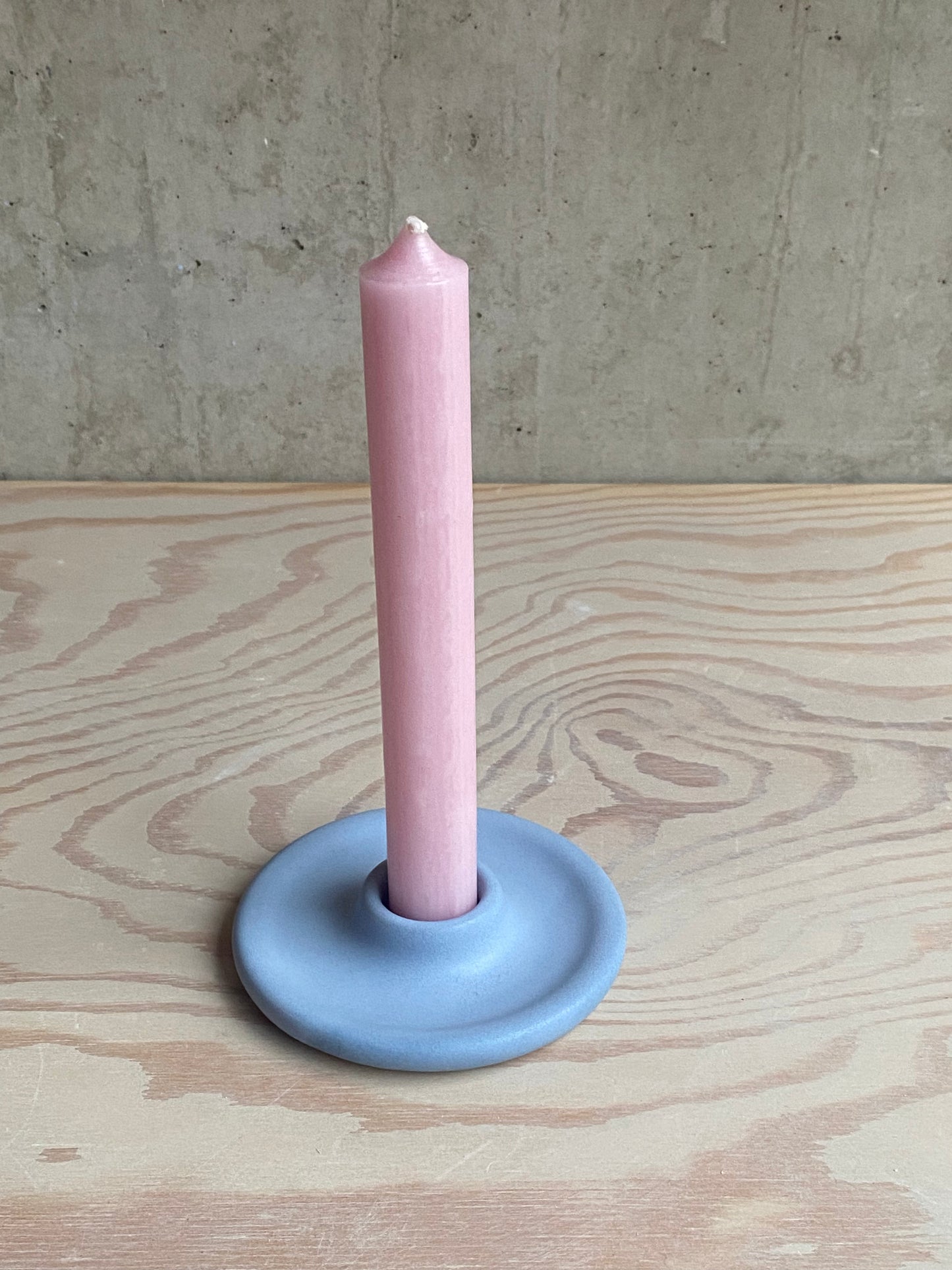 Kerzenhalter Pip in satin sky +kerze rose oder schwarz