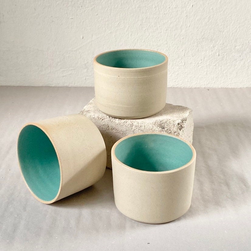 Keramik Becher "Inu" in ‚silky mint‘