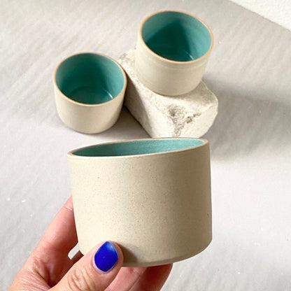 Keramik Becher "Inu" in ‚silky mint‘