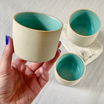 Keramik Becher "Inu" in ‚silky mint‘